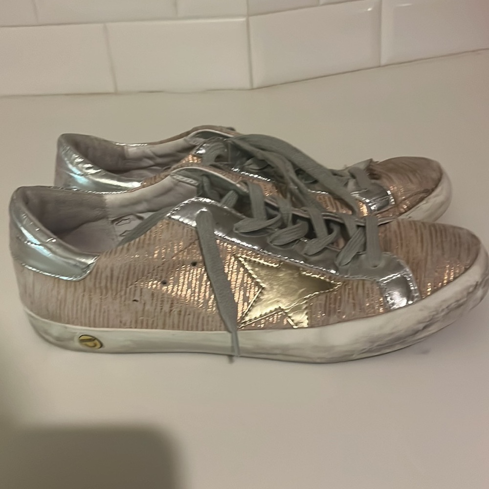 Golden goose size 39. Hardly worn. Pink gold and silver . Super cute and neutral